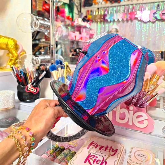 Ring Pop Crossbody Bag - Picture 8 of 11